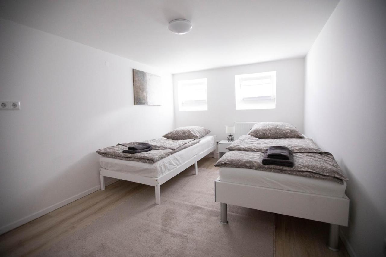 80Qm - 4 Rooms - Private Parking - Keller-Basement - Mallibase Apartments Hannover Exteriör bild